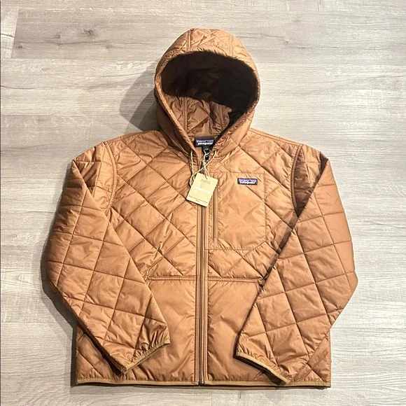 PATAGONIA | Women's Diamond Quilted Bomber Hoody - Picture 6 of 12